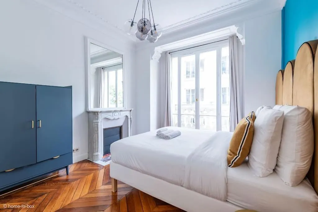 Apartament Le Delon - Passy Tour Eiffel A Pied - 5personnes- Climatisation Paryż